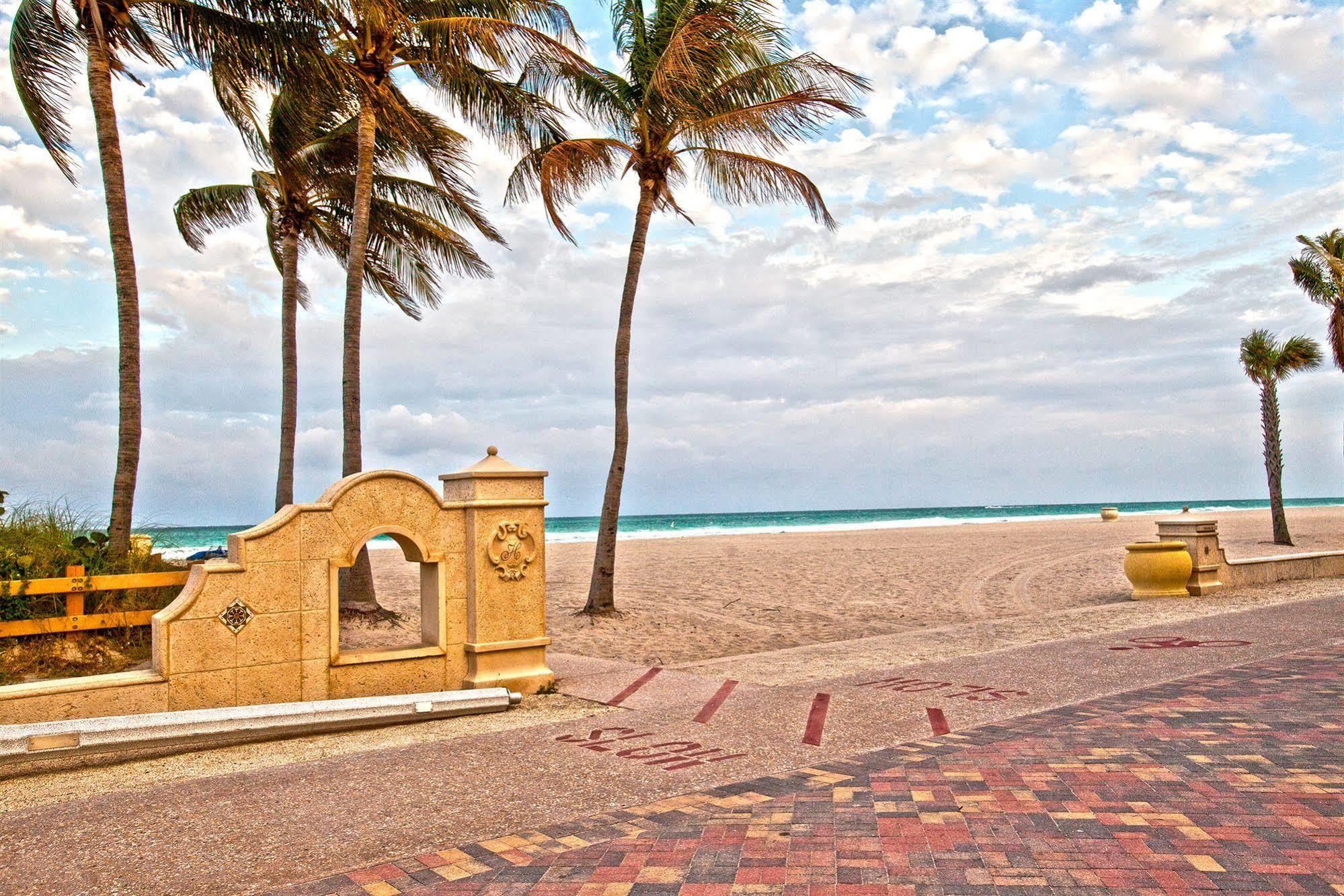 Hollywood Beach Tower Exterior photo