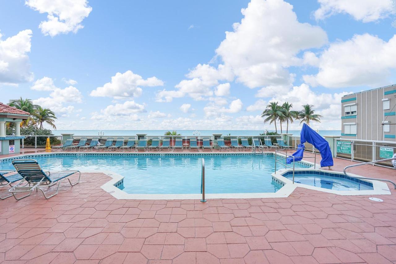 Hollywood Beach Tower Exterior photo